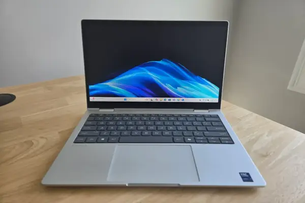 Đánh giá HP EliteBook 8 Flip G1i: Một thiết kế 2 trong 1 được thiết kế tốt với bộ lưu trữ bút thông minh